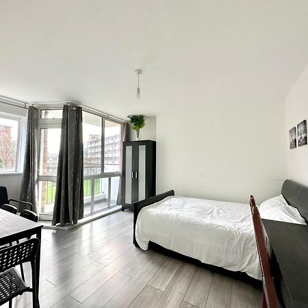 Fabulous 3 Bedroom Flat Sleeps 6 Лондон Екстериор снимка