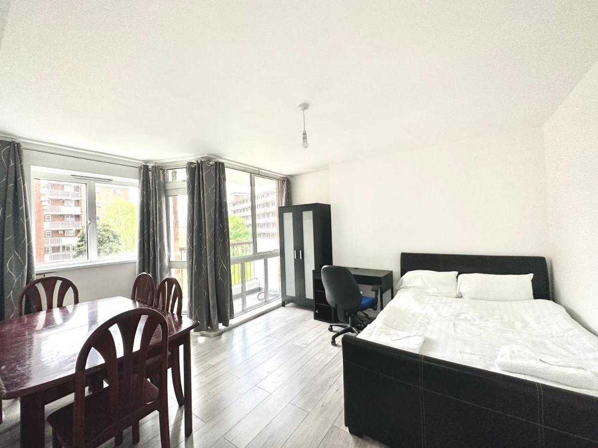 Fabulous 3 Bedroom Flat Sleeps 6 Лондон Екстериор снимка