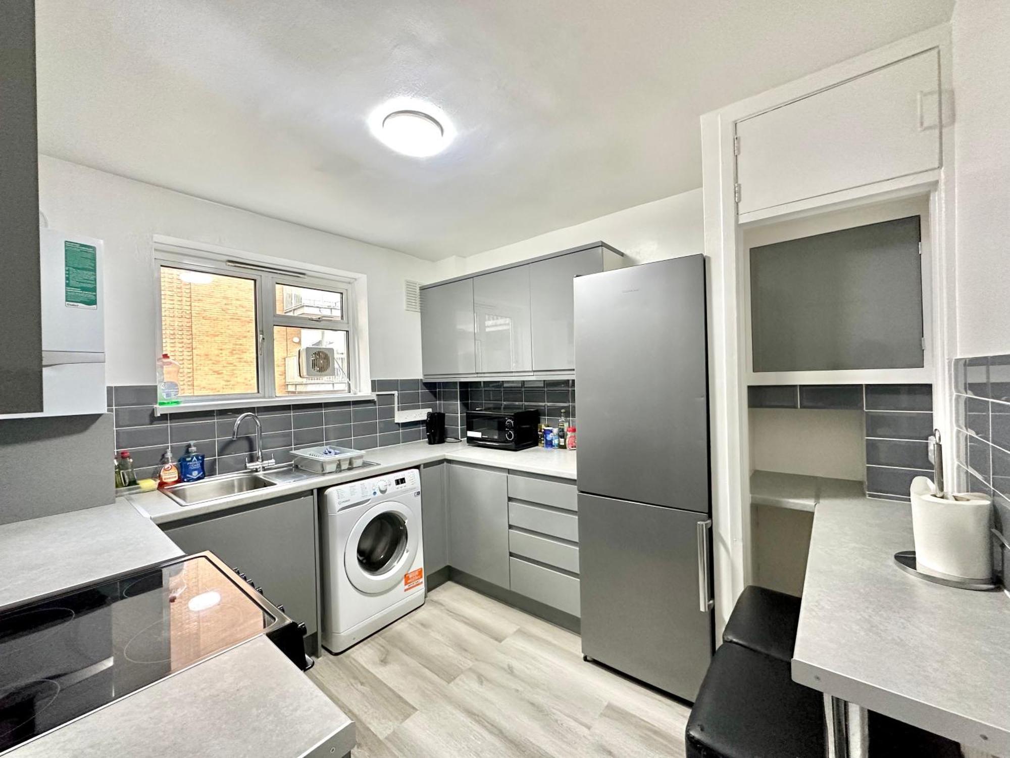 Fabulous 3 Bedroom Flat Sleeps 6 Лондон Екстериор снимка